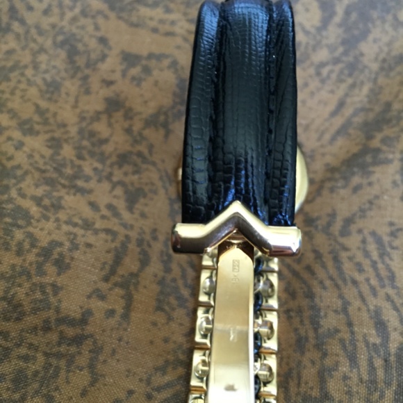 VERSACE VINTAGE 18KT GOLD AND DIAMOND WATCH - Picture 9 of 10